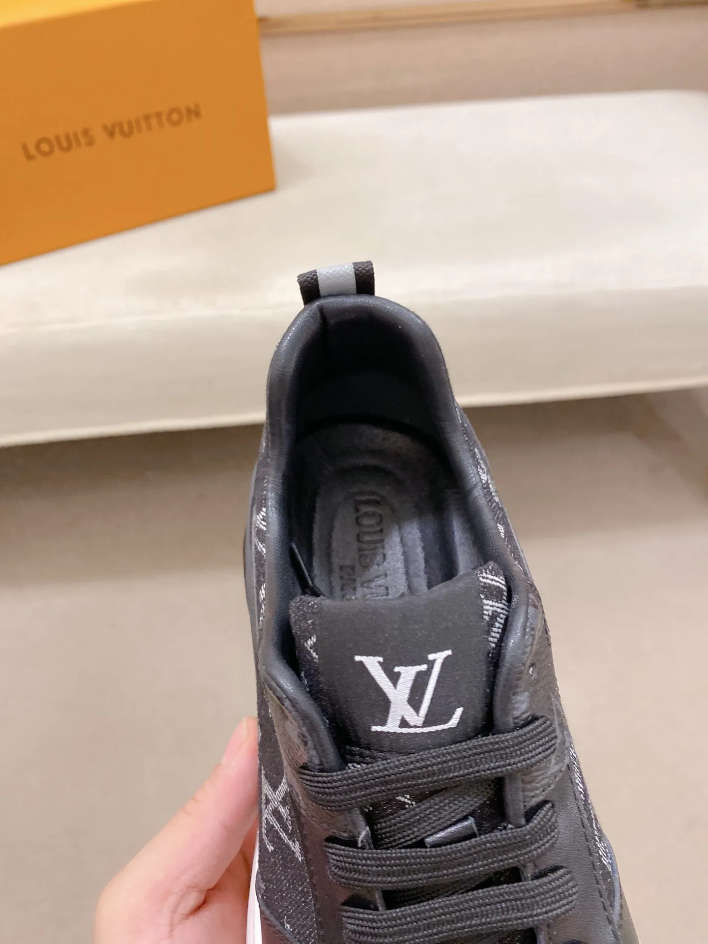 Men's shoes💰:442💰🇮🇹🇮🇹LV Louis Vuitton. The latest fashionable casual shoes are popular in physical stores. New spring and summer comfortable imported custom original cowhide, unique jacquard fabric element design. With sheepskin lining, Lv original bottom, [sun][sun] high-end packaging and high quality💪Details determine the quality, you can enter and exit the counter at will, welcome to compare🇮🇹Size 38-44